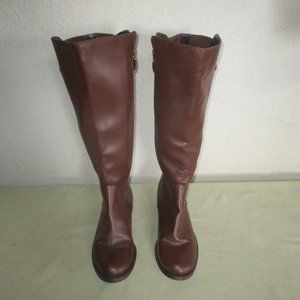 GUESS BOOTS Size 9M Distinctive Guess Logos 17"
